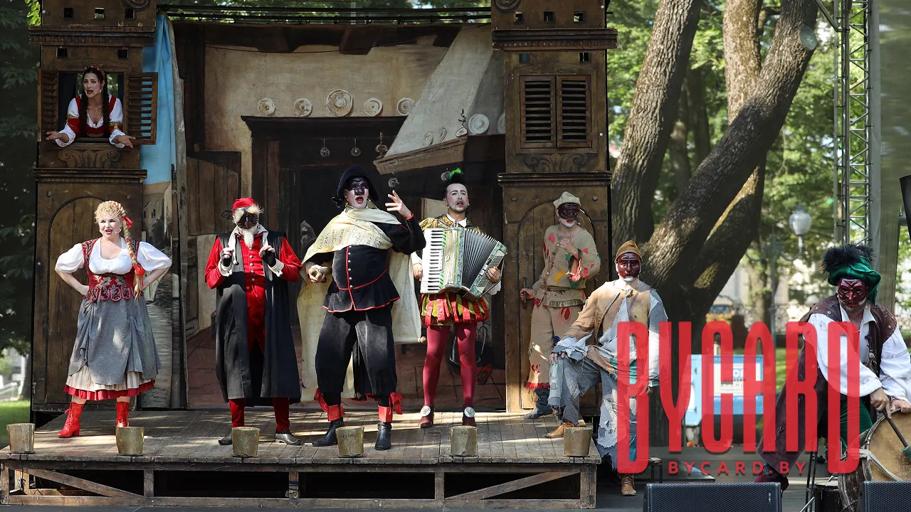 Viva commedia!
